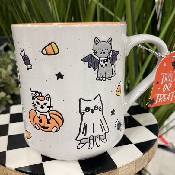 Halloween Cats in Costumes Clementine Ceramic Mug NWT - Picture 1 of 6